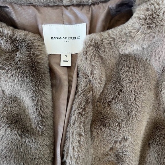 Banana Republic Soft Teddy Jacket in Taupe - Picture 2 of 2